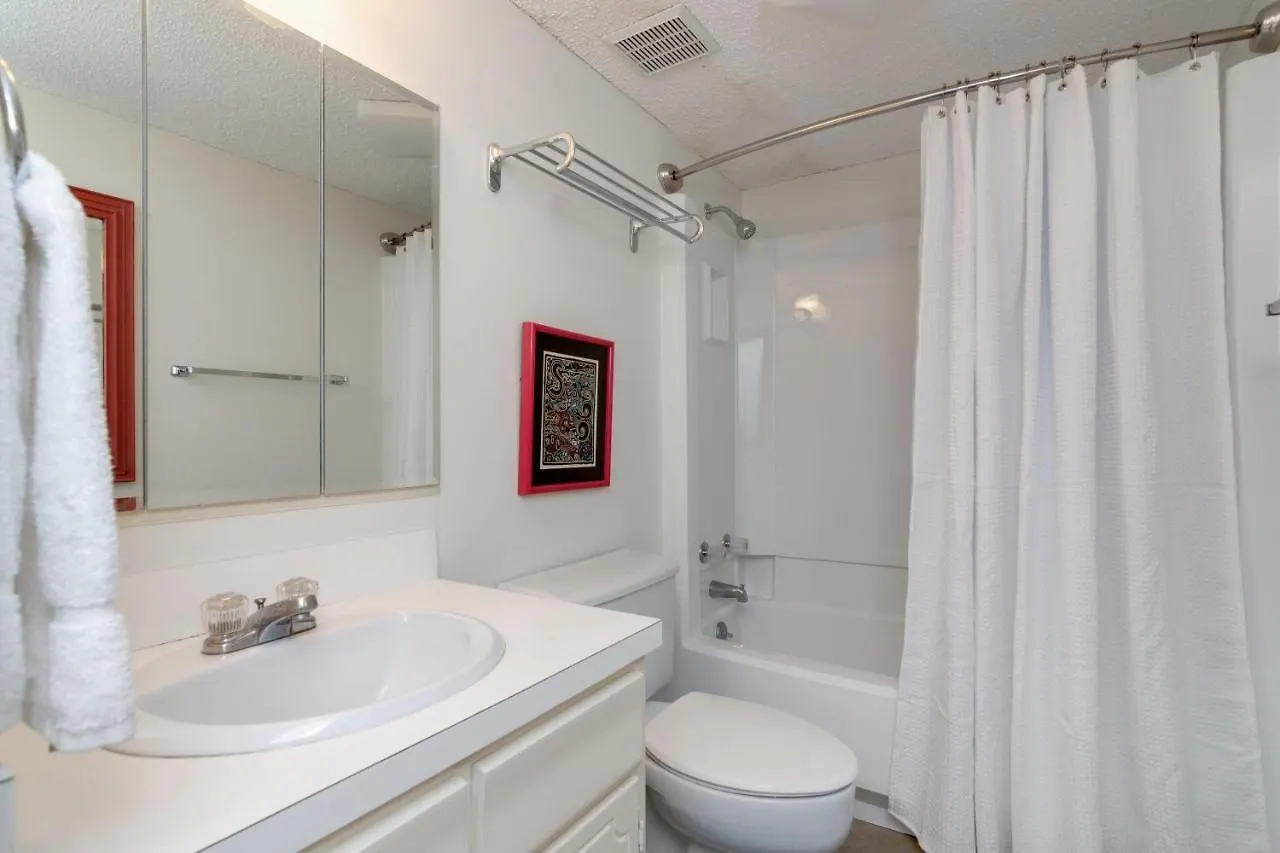 1045 Shoreline Towers-Beachfront Condo Destin- Free Beach Setup Destin