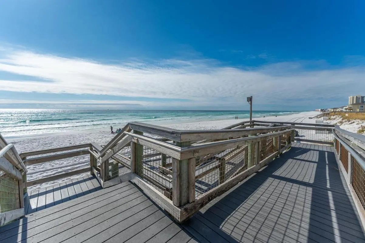 1045 Shoreline Towers-Beachfront Condo Destin- Free Beach Setup 0*, Destin